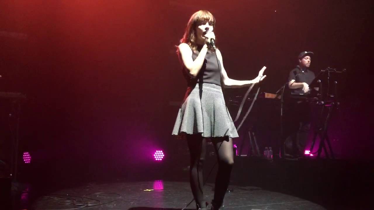Leave a Trace - Chvrches at Akasaka Blitz Tokyo, Japan 02/17/2016