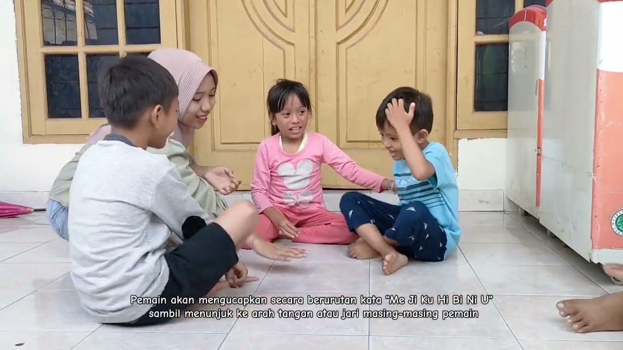 Tugas permainan anak berbasis kultural (permainan MEJIKUHIBINIU).