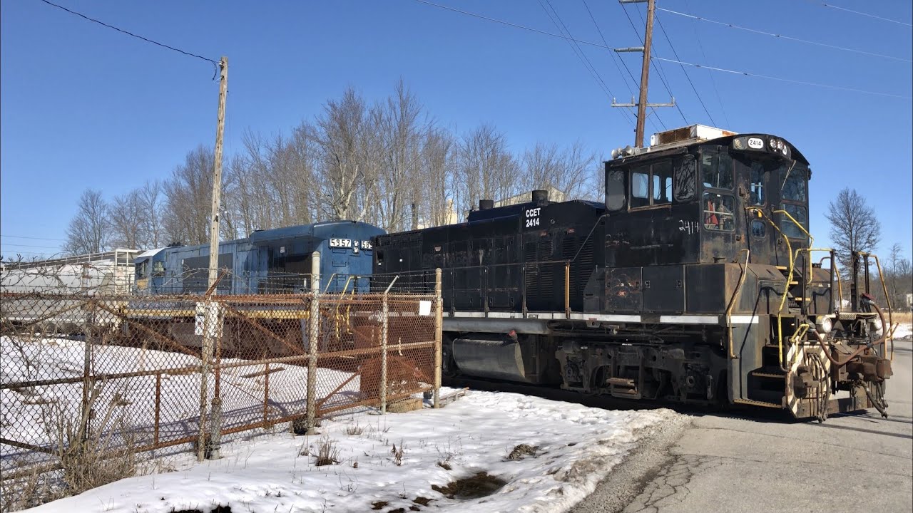 Railroad Switching With Old Locomotives!  Working Industrial Spur!  Trains In The Snow In Ohio!