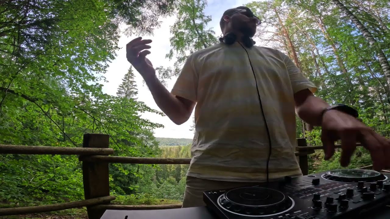 Deep House Set Vol. 1 - A Journey Through Groovy Vibes