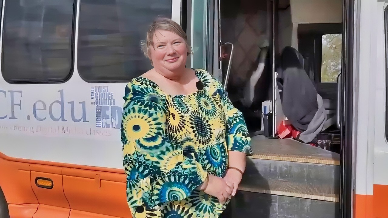 Brave Beginnings: Solo Woman's DIY Super Cozy Shuttle Bus Tour!