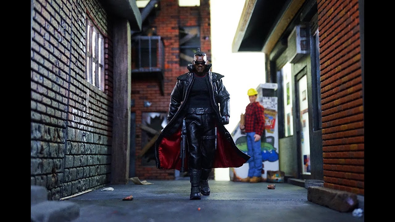 Mezco Toyz One:12 Collective Marvel Comics BLADE (Standard Release) Action Figure Review