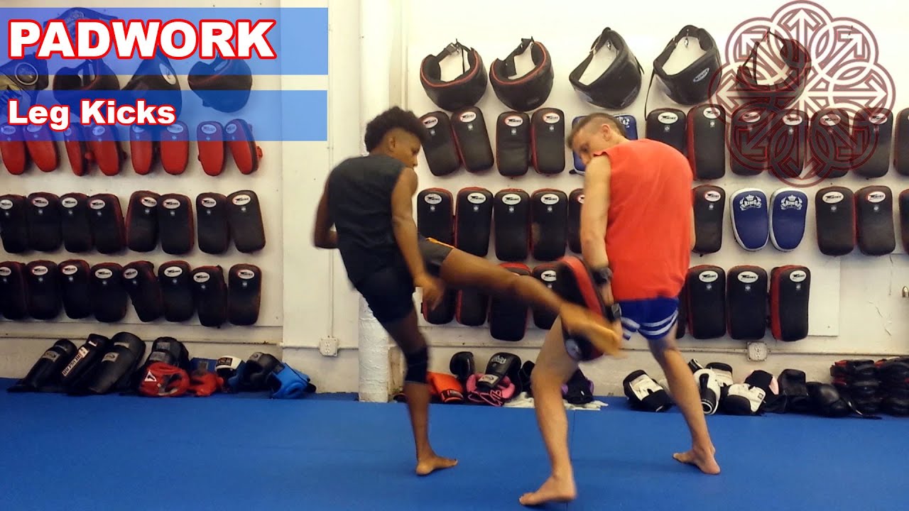 How to hold thai pads for the leg kick - Muay Thai