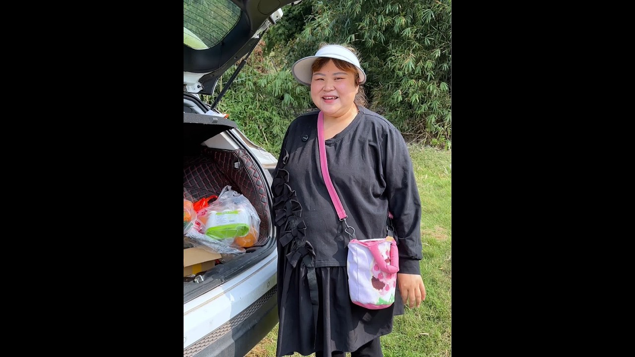 感谢平日里邻居们对爸爸妈妈的关心和照顾，远亲不如近邻真的不假，如果你也有这样的邻居，请当成亲人对待。
