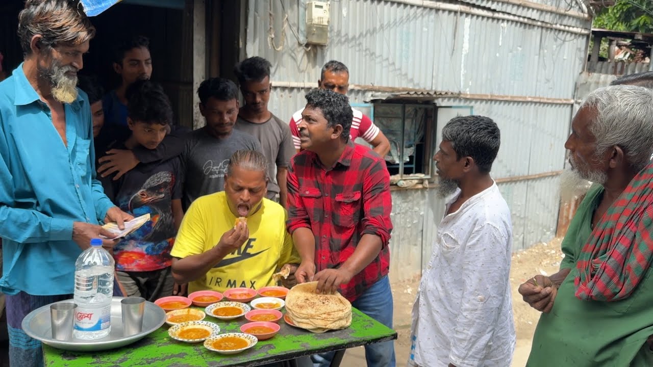 বিগ সাইজের ৩০ টা ডবল রুটি আর ১১ প্লেট বুটের ডাল খেয়ে ঢাকার রাস্তায় ইতিহাস গড়লেন জহির খাদক