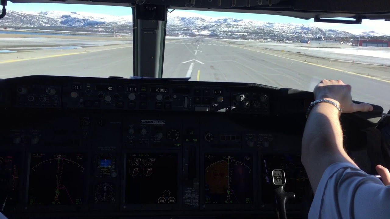 SAS Boeing 737-800 Takeoff in Alta Cockpit view