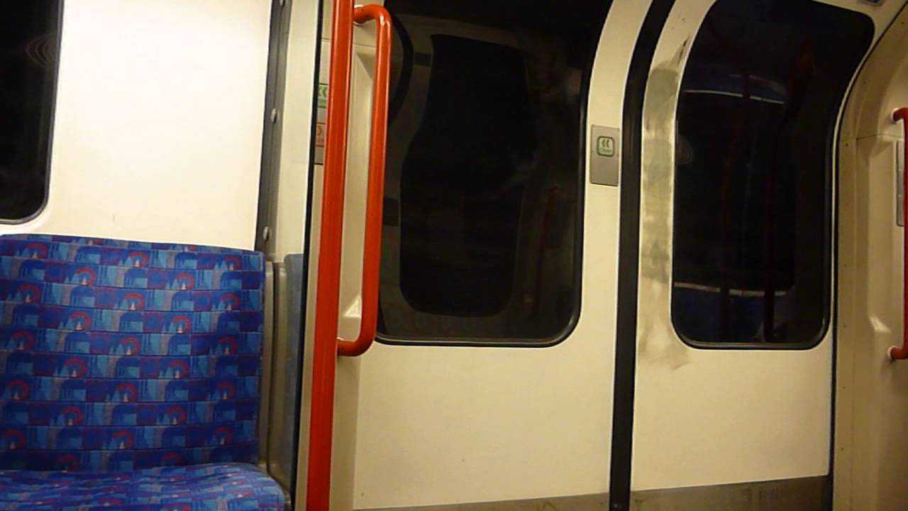 London Underground Central Line (92048): Stratford - Bethnal Green (Non-Stop)