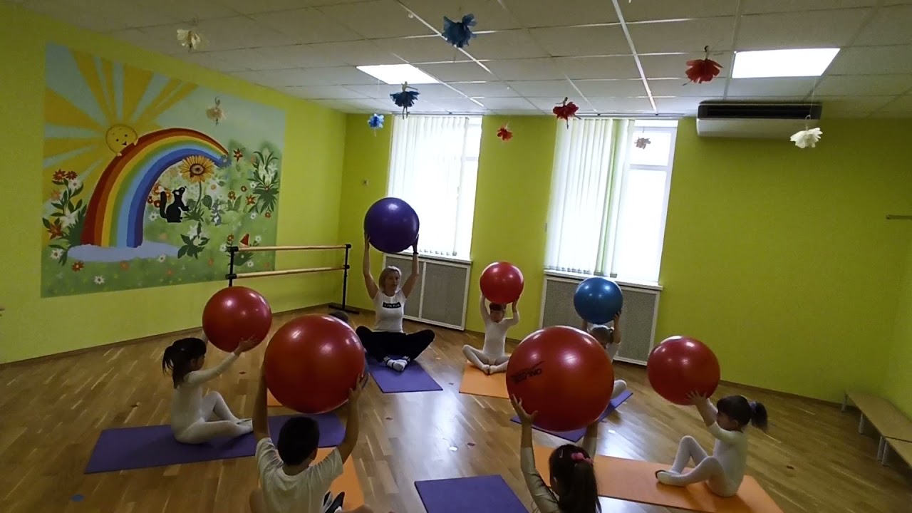 Занятие по фитбол-гимнастике в детском саду 