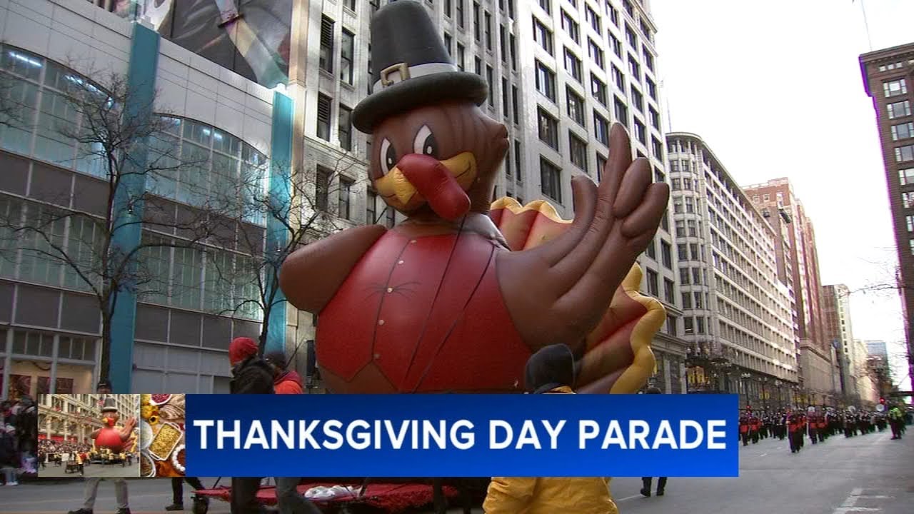 Chicago Thanksgiving Parade marches in Loop