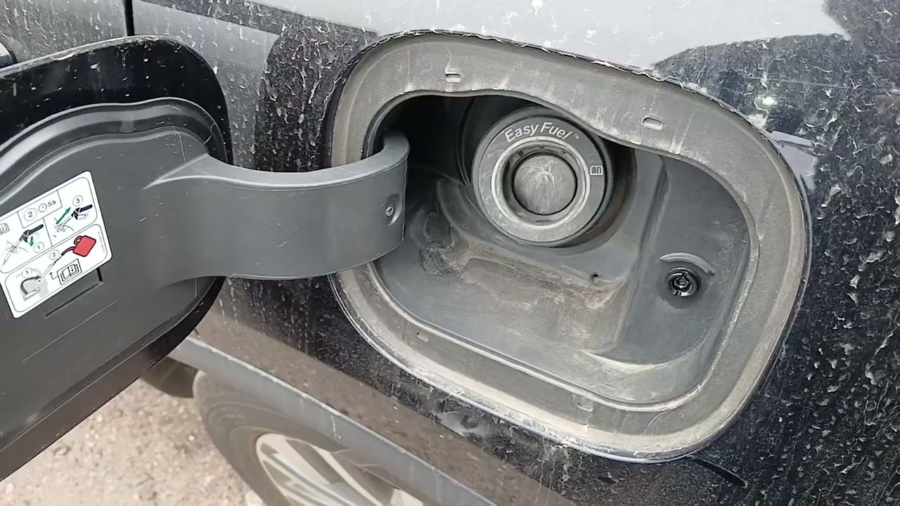How to Fill the Gas Tank – Ford Escape (2020–2026) | Fuel Door & Capless System Guide