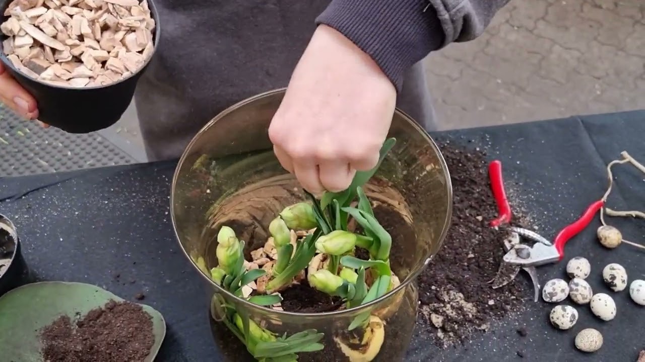 Sådan laver du en flot påskedekoration i glas