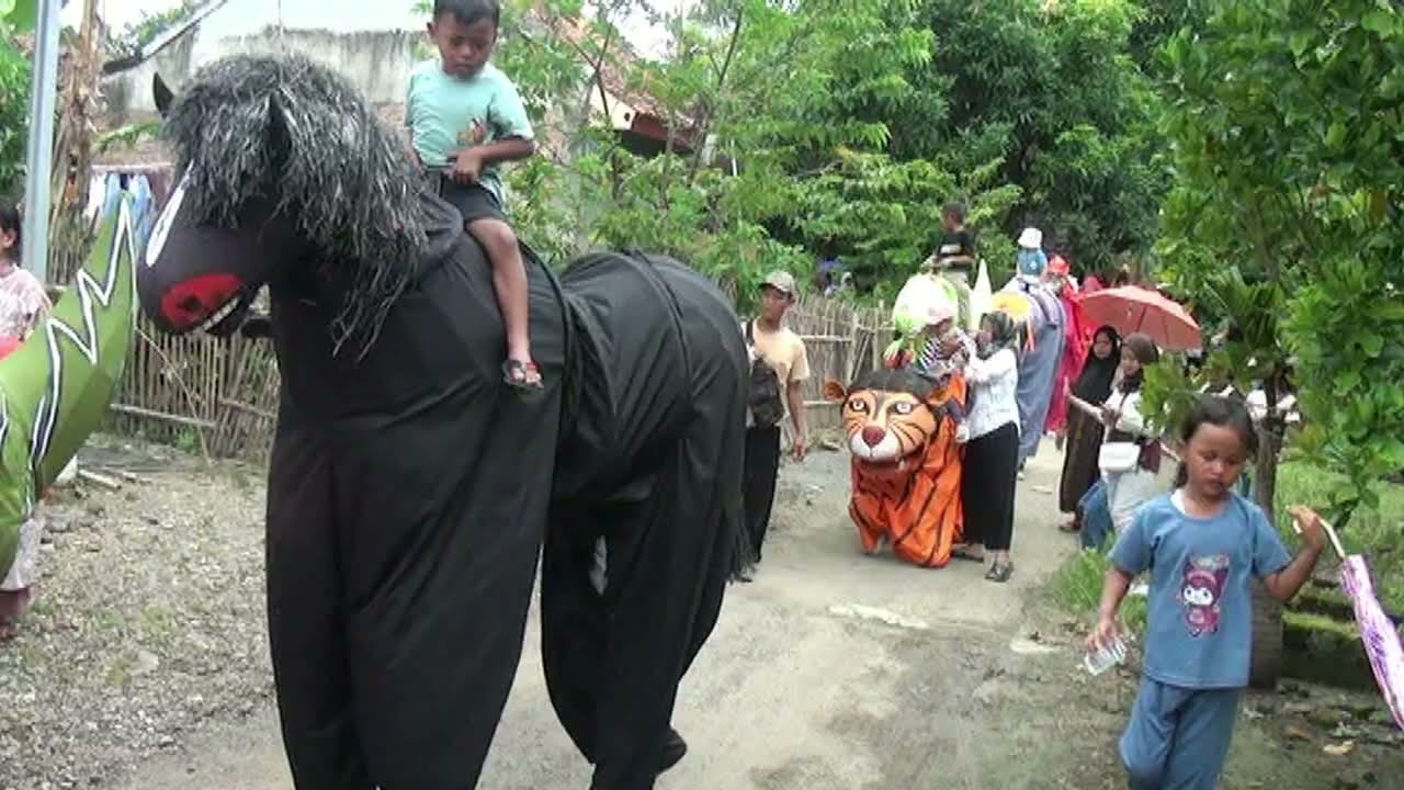 Burok Nada buana live show Cikuya //Unyu unyu