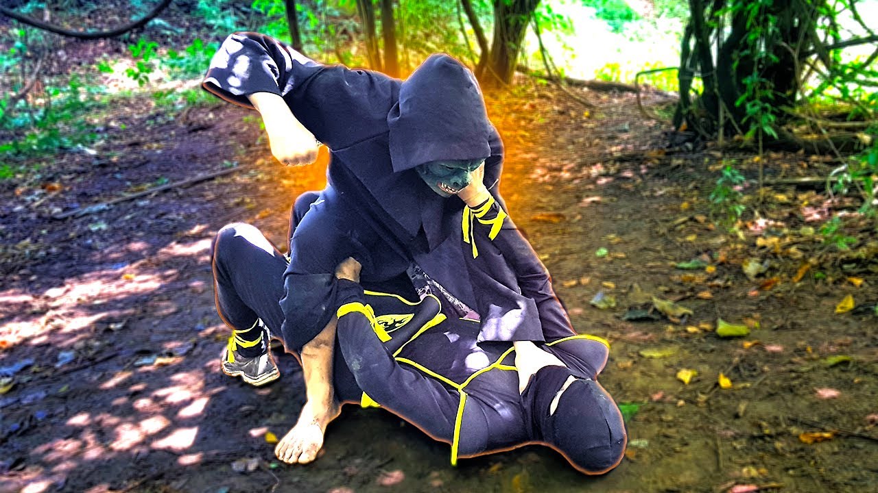 NINJA LUTOU CONTRA O GURILA