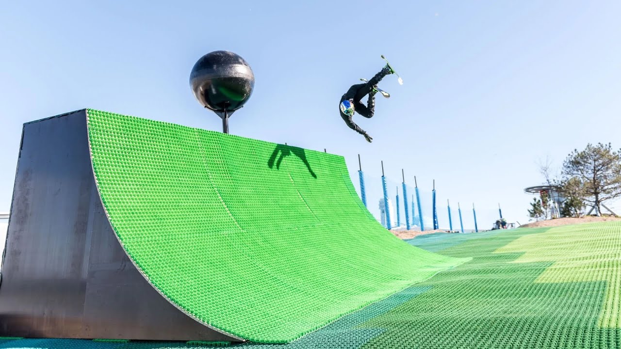Jesper Tj&auml;der skiing on the Neveplast dry ski slope @Copenhill