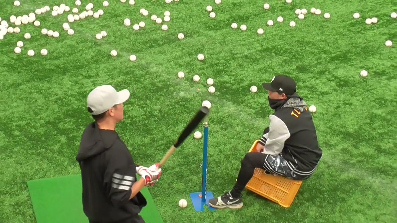 【プロ野球】26.1.30　巨人　一軍選手合同自主トレ（最終日）　　『室内練習場』