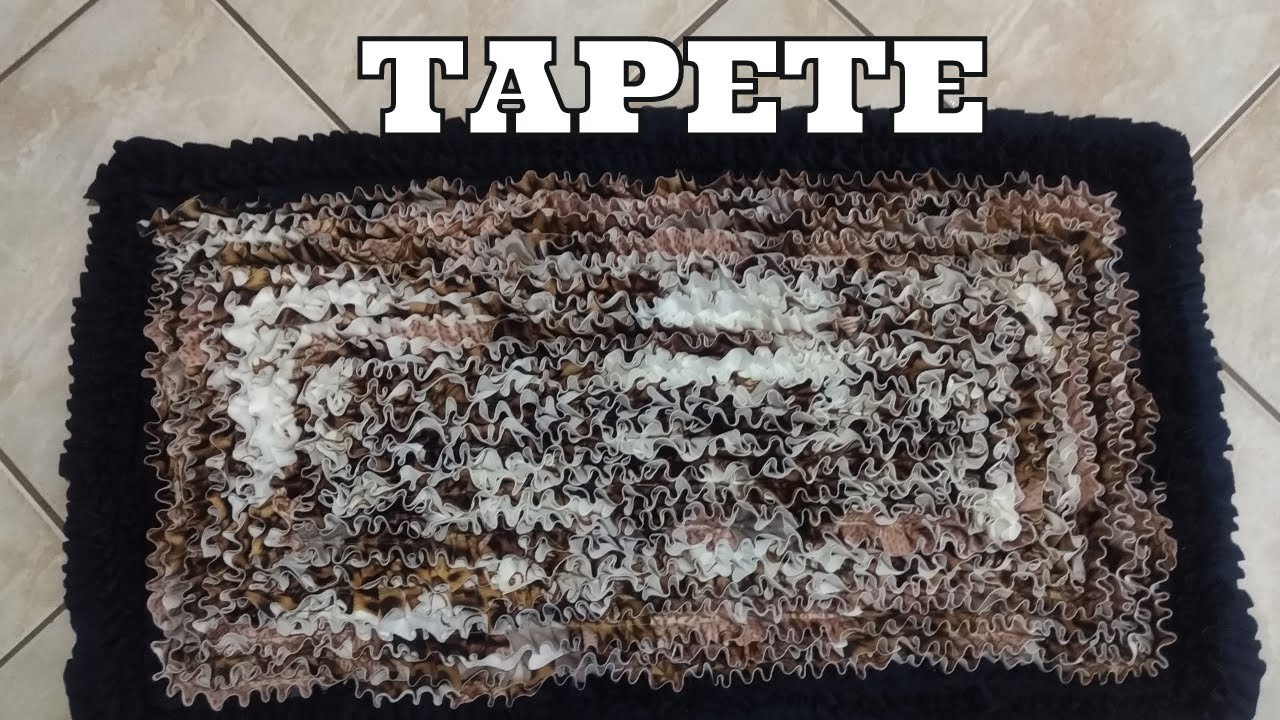 TAPETE AZUL E MARROM DE FRUFRU
