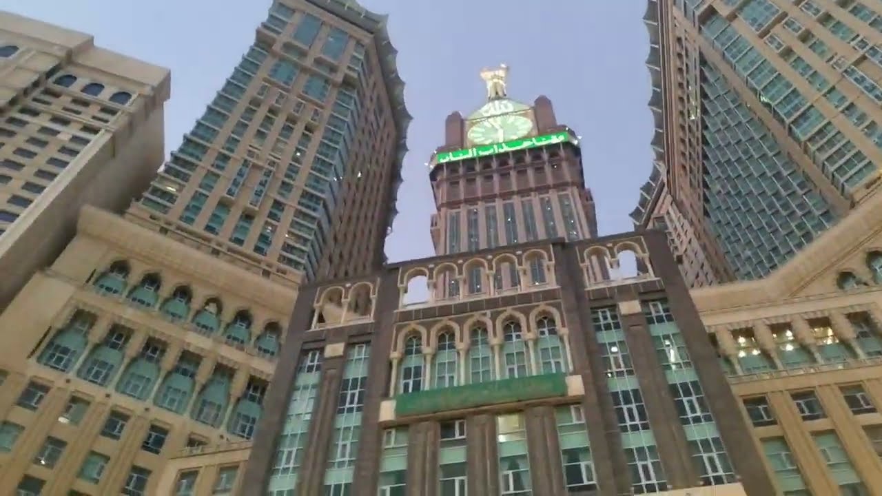 الطريق من ساحة الحرم الى استقبال فندق موفنبيك هاجر