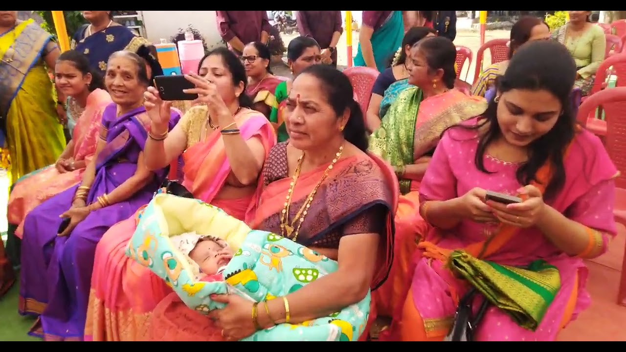 Panatu Zala Aaani Aajji Ajobanavar Sonyachi Ful Udhalan