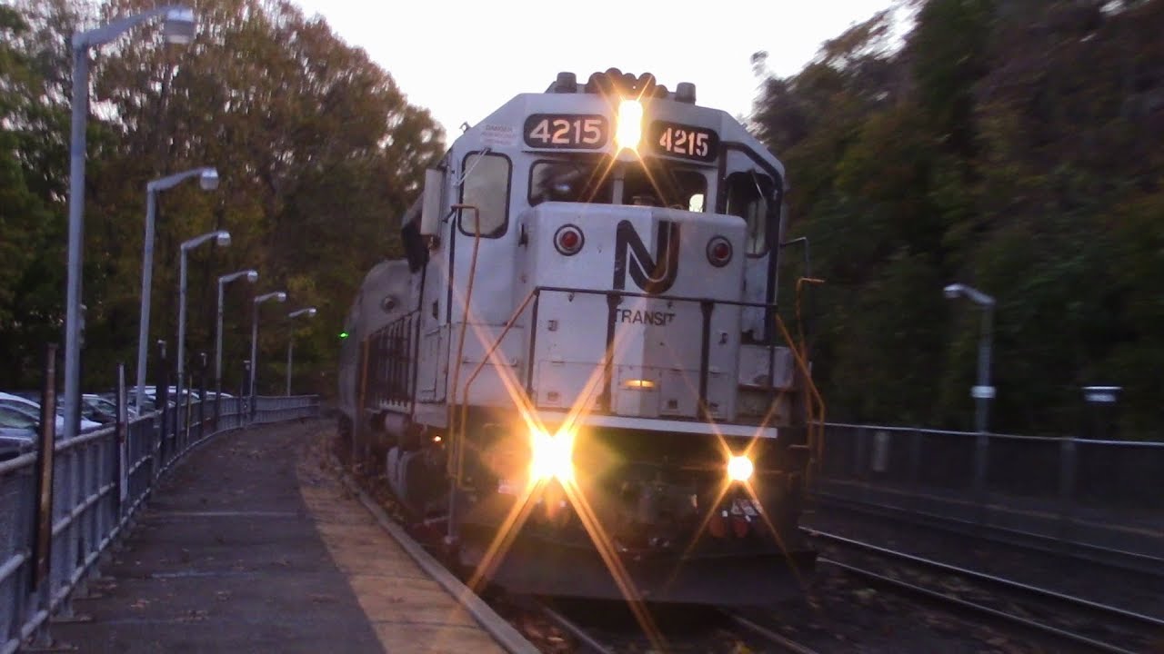 NJ Transit Friday Evening Rush Hour at Ho Ho Kus