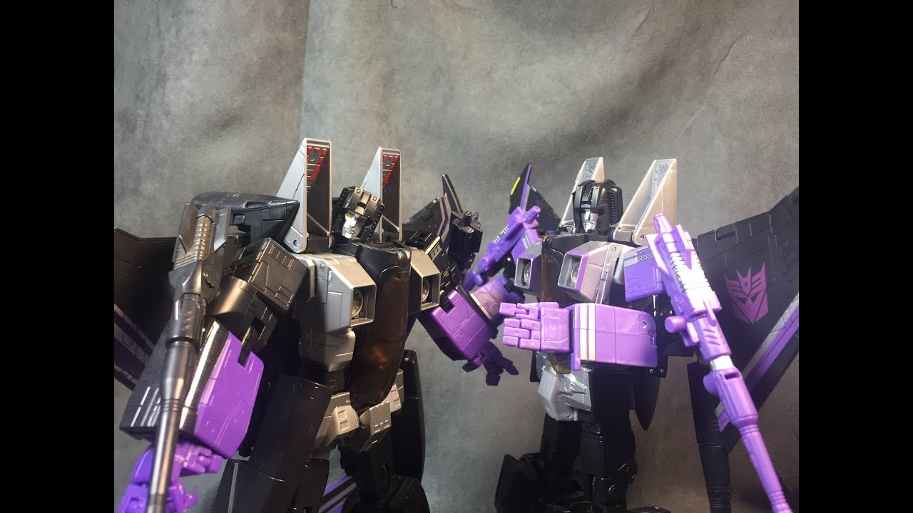 Transformers: MP-11 Skywarp vs Walmart Exclusive MP Skywarp