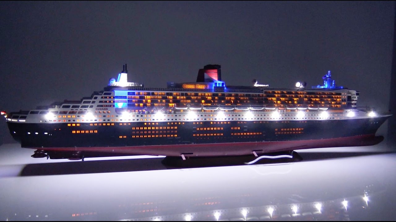 Queen Mary 2 Revell 1:400 LED