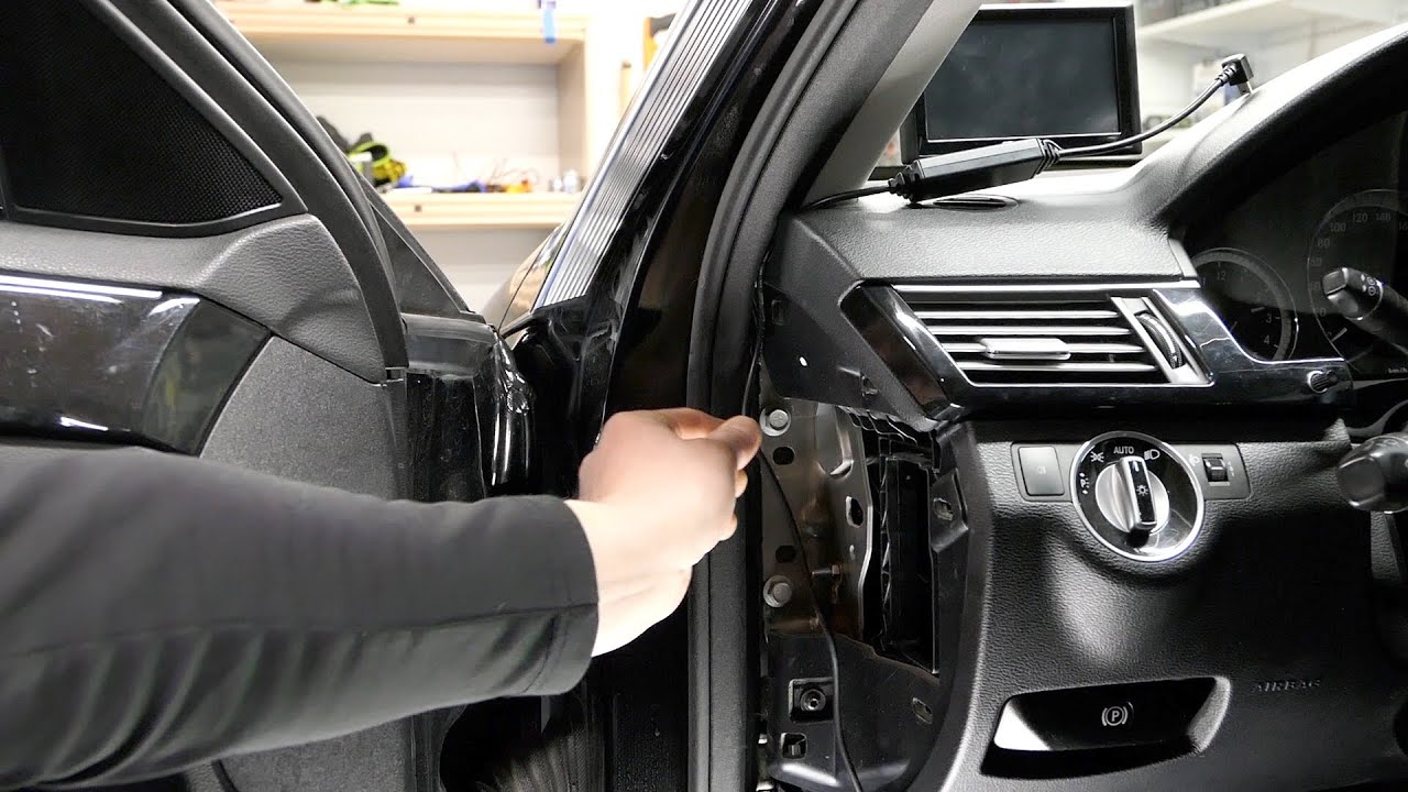 Mercedes W212 | How To: Hardwire Front Accessories With 12V Socket Plug