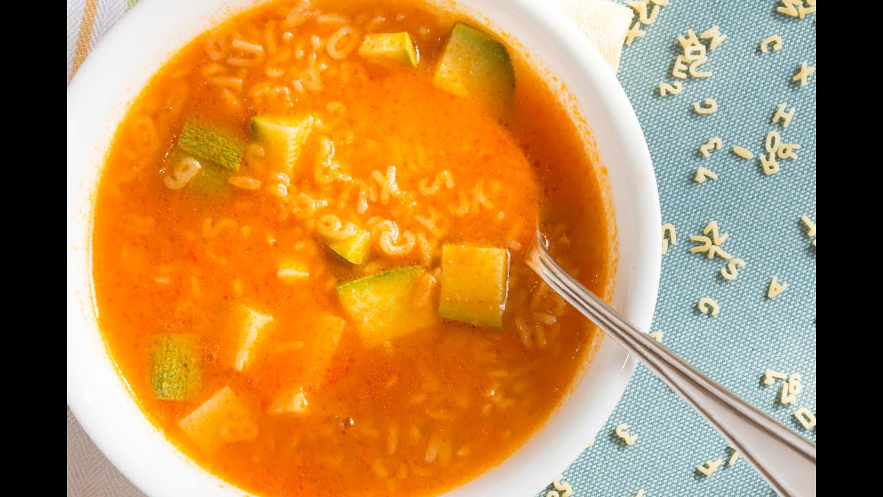 Sopa de pasta de letras con verduras - Receta de Cocina al Natural