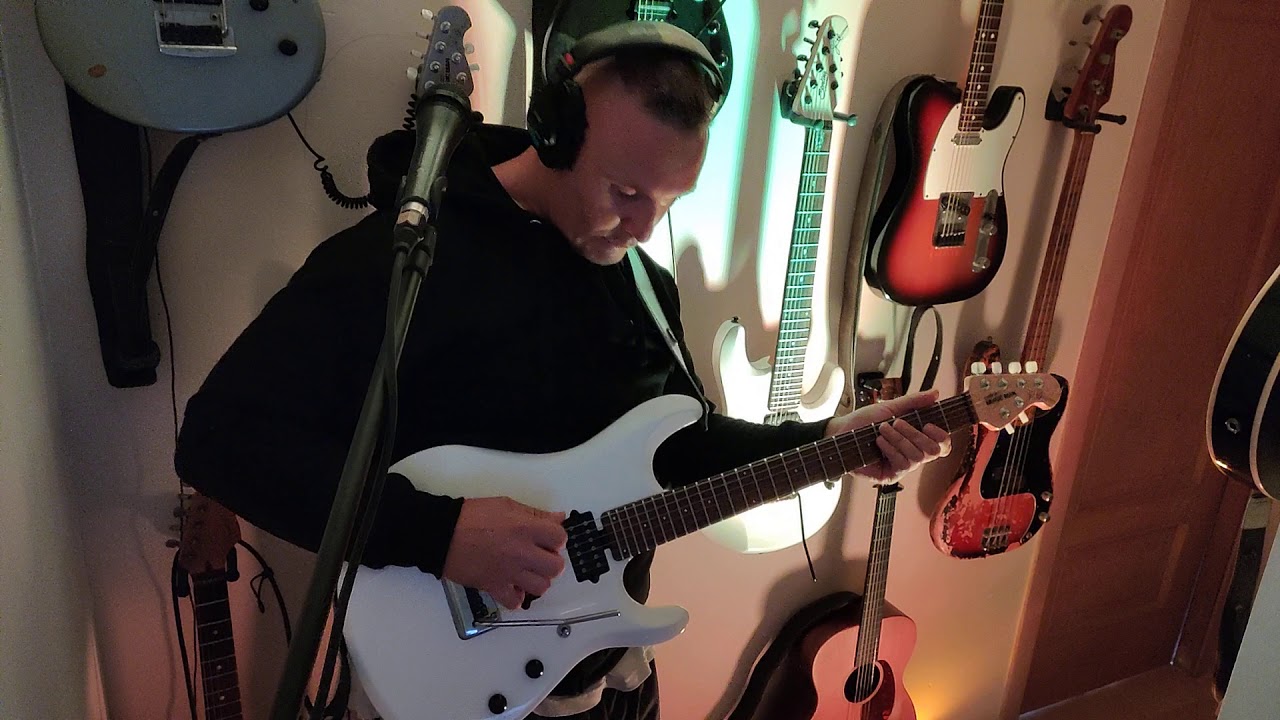 Ernie Ball Music Man JP6 Vs Sterling JP60