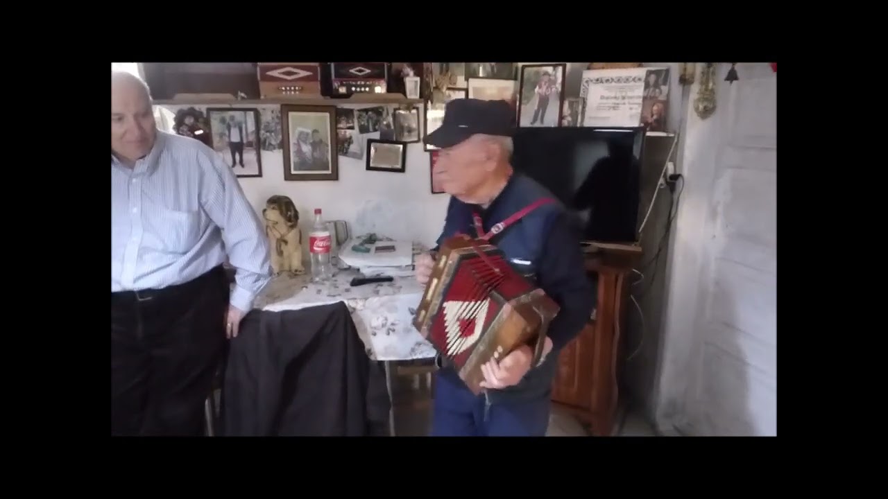 IL 97° COMPLEANNO DI LIBERATORE RUSSOLILLO ORGANETTISTA E CANTATORE ETNICO DI MONTECALVO IRPINO