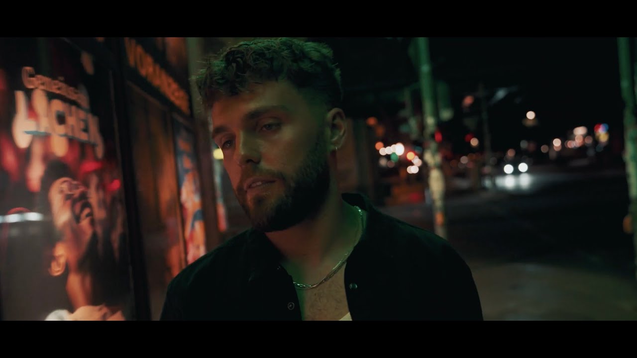 Chris de Sarandy - Rain (Official Music Video)