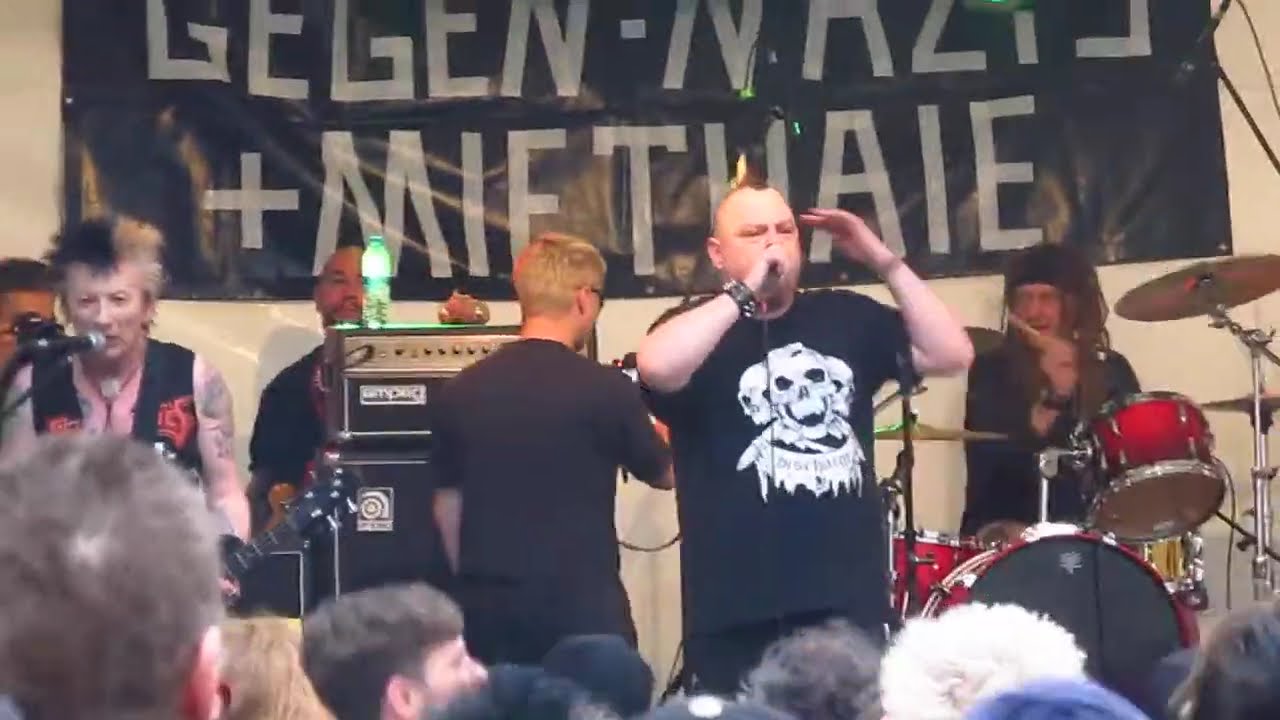 The Varukers - Soldier Boy/ Endless Destruction Line/ Genocide (01.05.2014 MyFest Berlin) [HD]