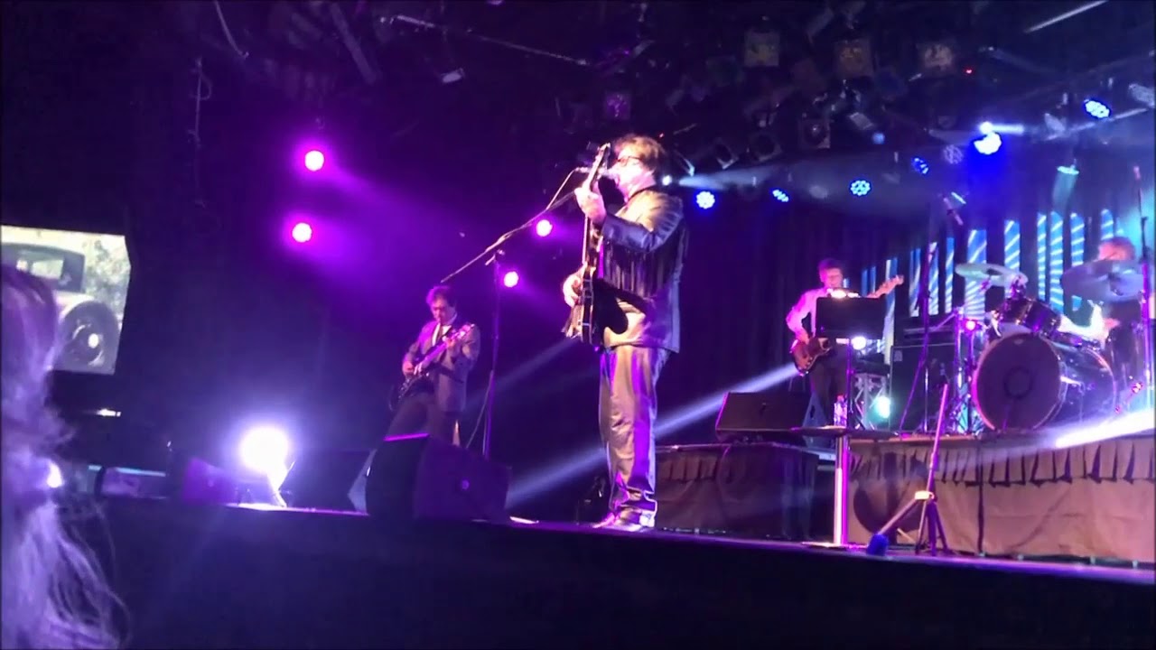Dean Bourne as Roy Orbison tribute compilation Twin Towns 31/8/19