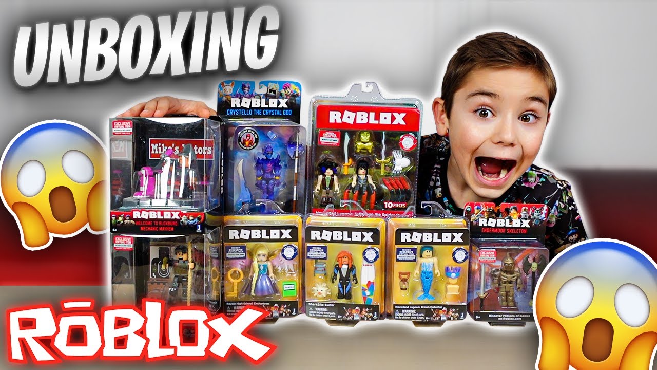 JE DÉCOUVRE LES FIGURINES ROBLOX !