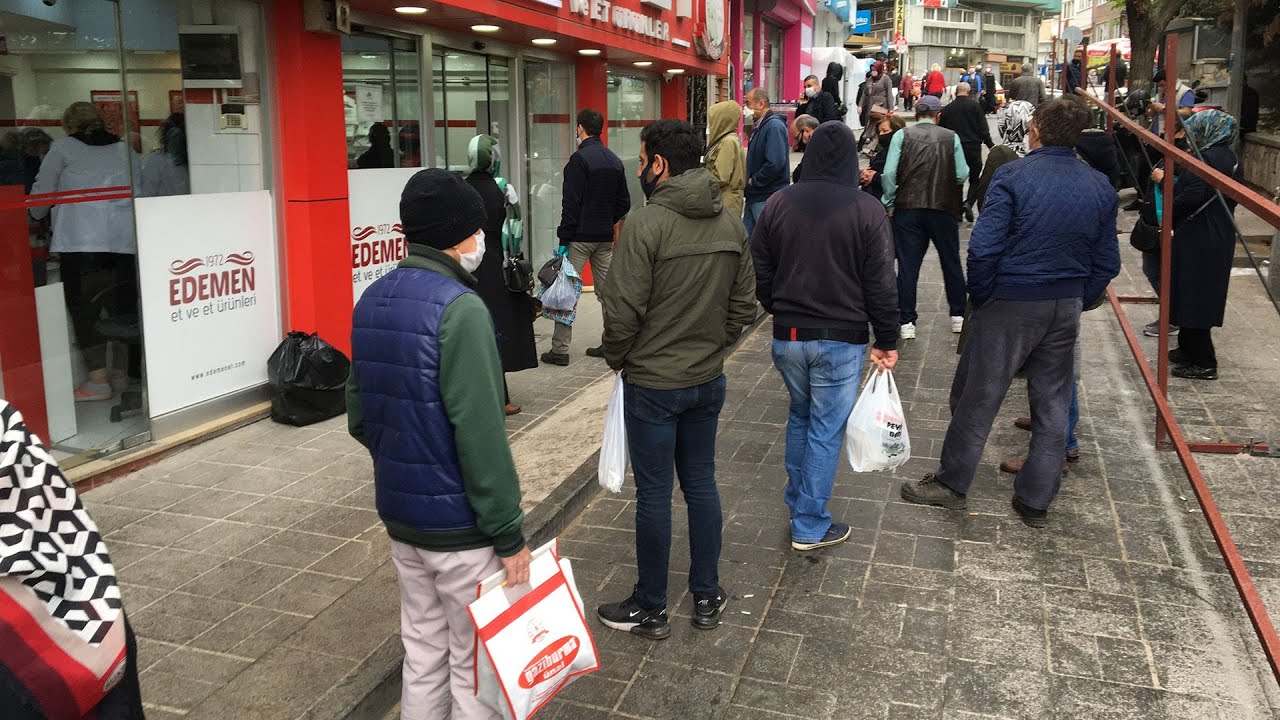 Bursa'da, 4 günlük yasak öncesi alışveriş yoğunluğu