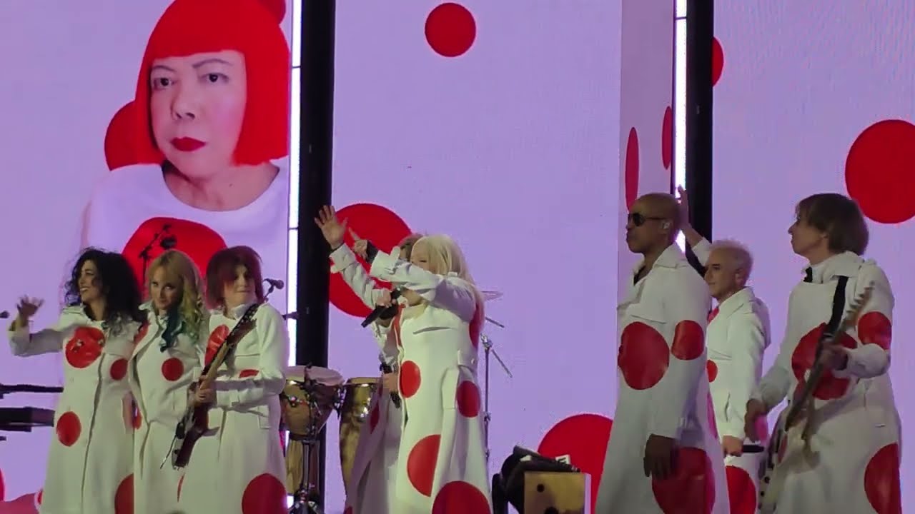 Girls Just Want to Have Fun - Cyndi Lauper LIVE Duesseldorf 2025