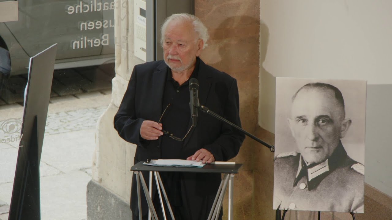 Feierliche Enthüllung einer Gedenktafel für Karl Heinrich, Am Kupfergraben in Berlin Mitte