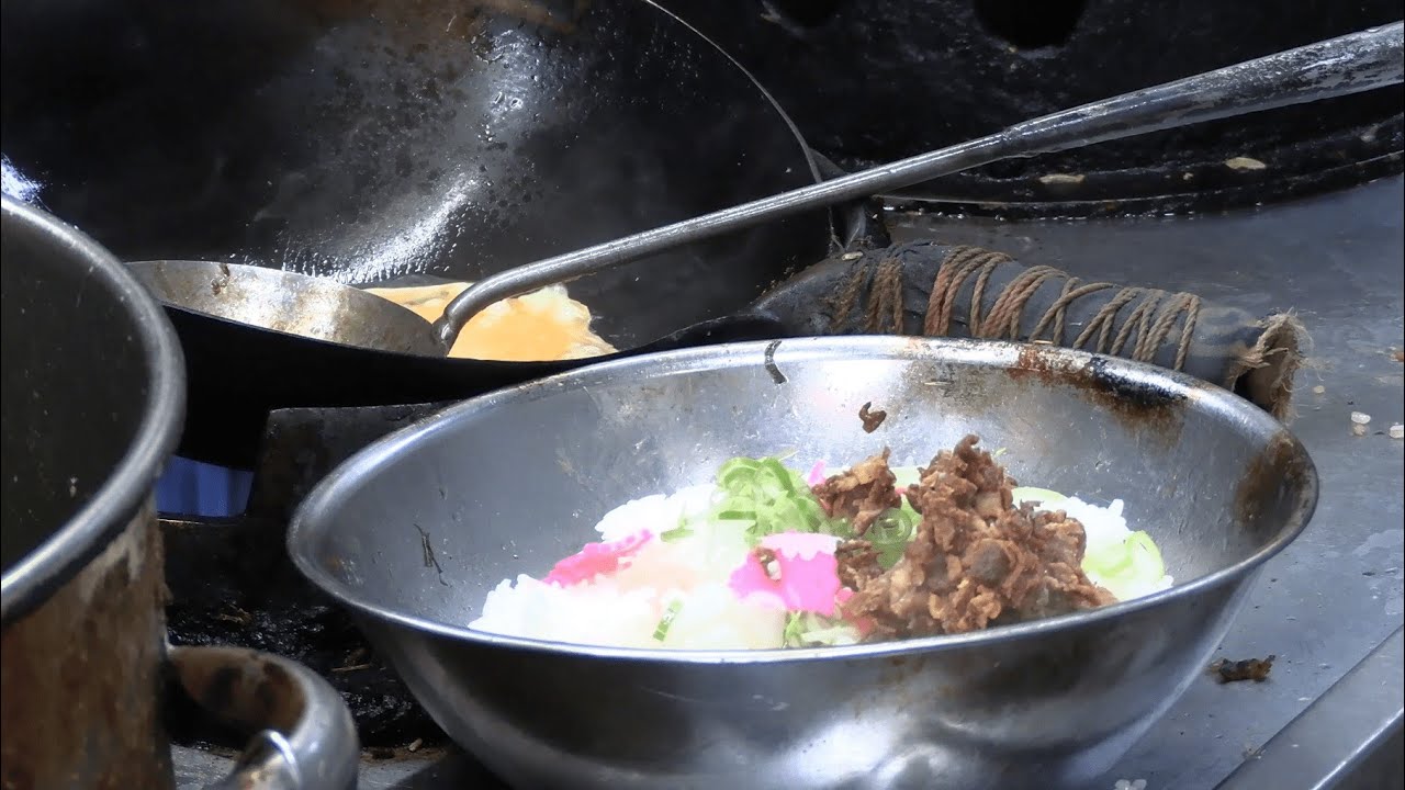 老舗町中華のデカ盛り炒飯の作り方 ラーメンya｜Japanese Street Food - Old Style Ramen Restaurant - Giant Fried Rice