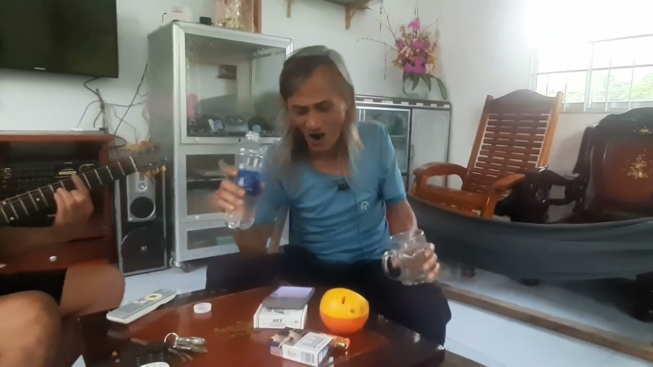 Túy ca - ông lão trình bài 