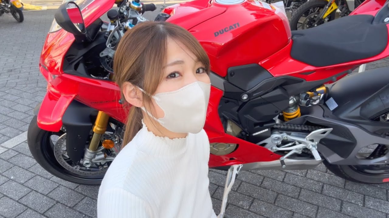 この1103cc大型バイク、私無理です。【Panigale V4S】