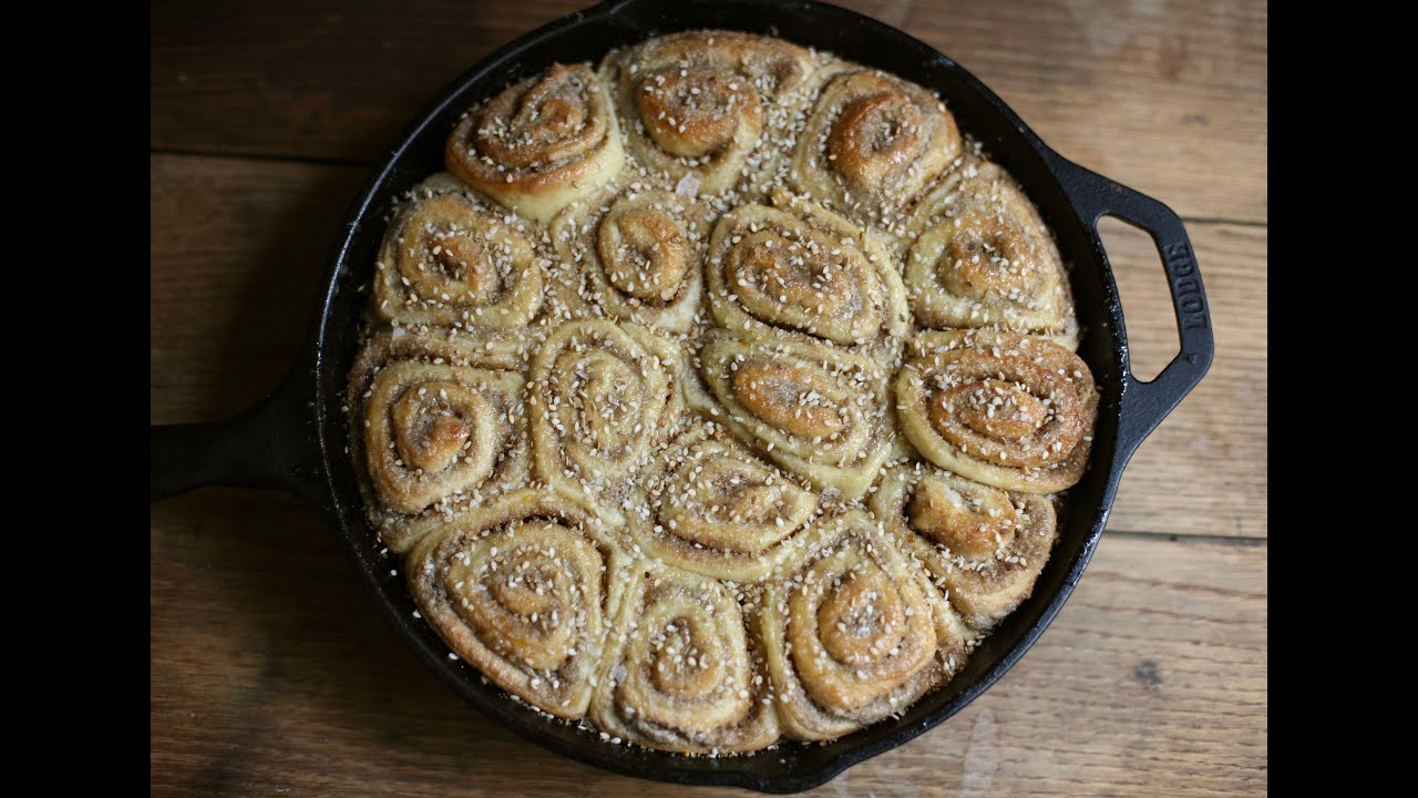 Tahini Buns with Cardamom