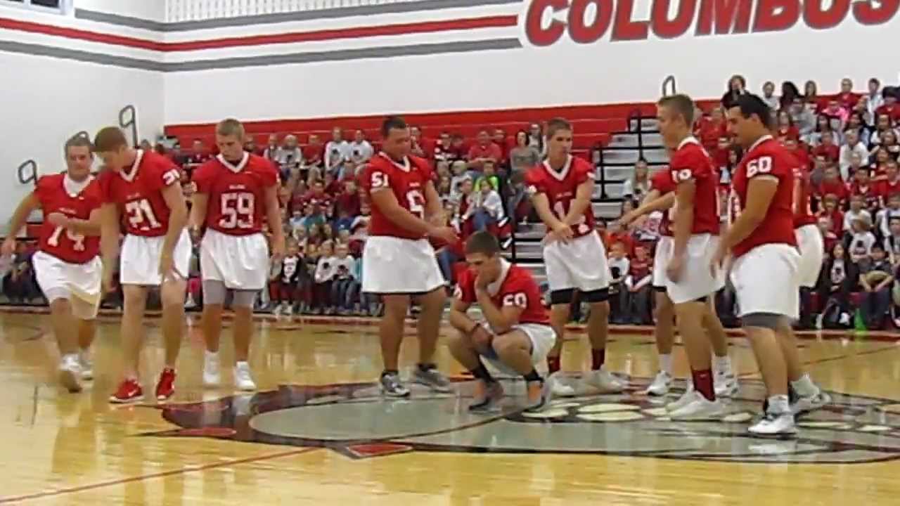 CG Football Seniors - Pep Rally Dance