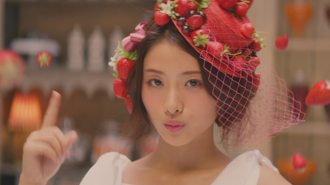 石原さとみ、弟子入り志願の男の子に胸キュン「抱きしめたくなる」　『果汁グミ』新TVCM「果汁グミ屋さん・いちご」篇