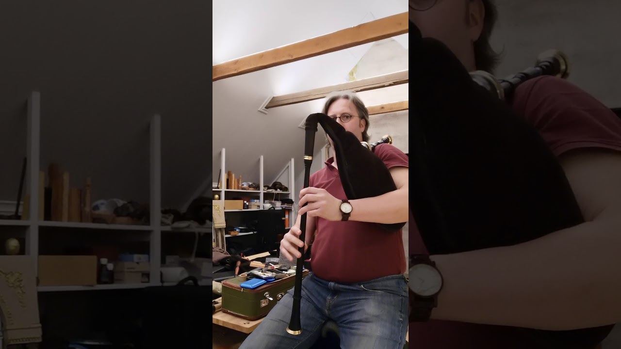 Border pipes in low D