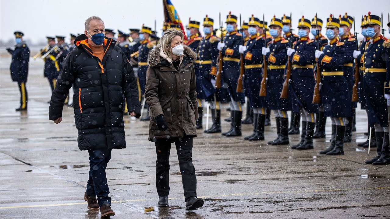 Minister Ollongren en CDS Eichelsheim bezoeken Rode Baretten in Roemenië