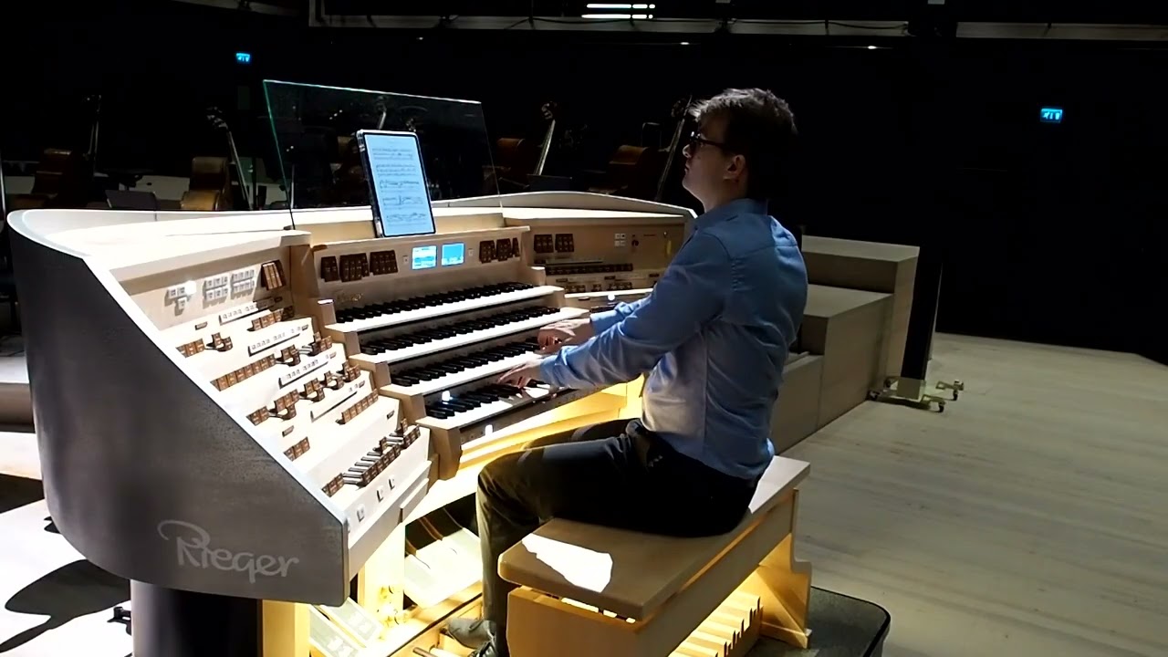 Olli Saari: Sammon taonta - The Forging of Sampo performed by Aleksanteri Wallius in Musiikkitalo