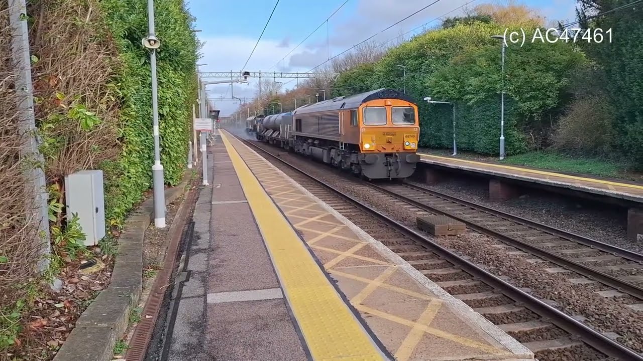 Freight and Passenger trains at Hatfield Peverel and Beaulieu Park, Thursday 13th November 2025
