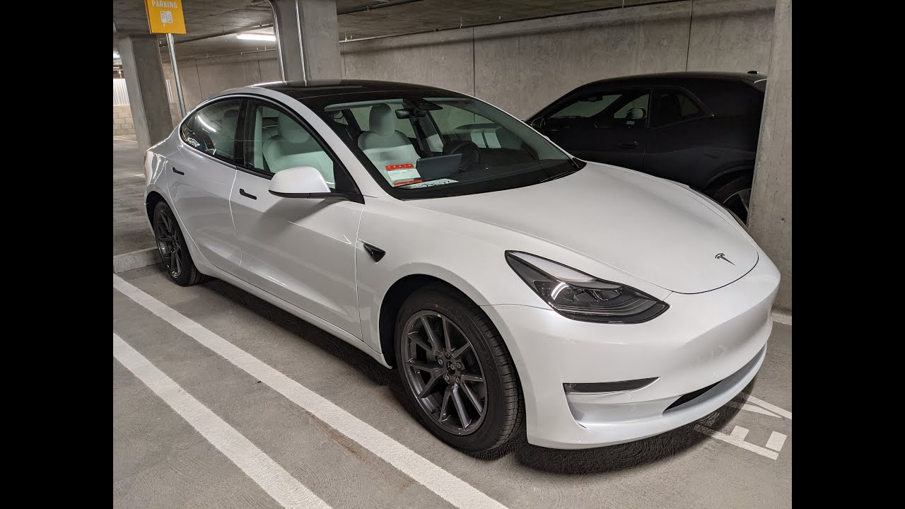 Tesla Model 3 2021 - Panel gaps and quality issues