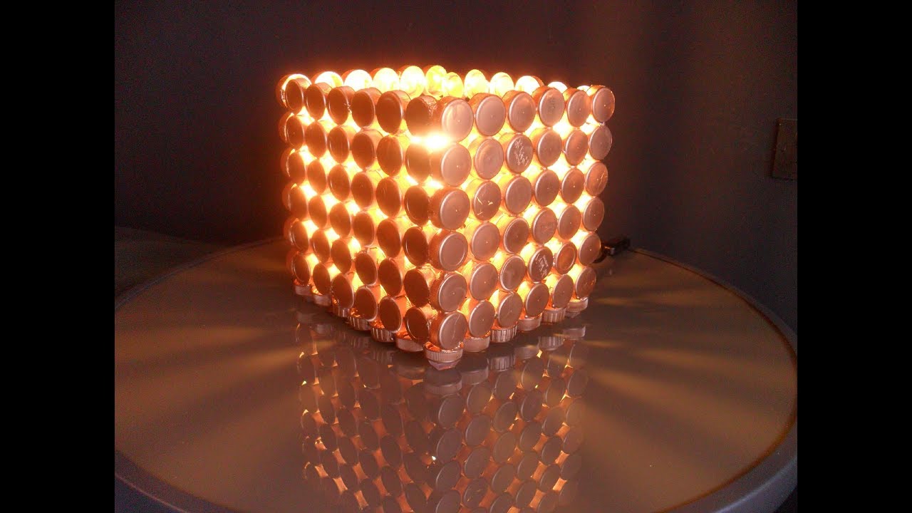 LAMPADA DI TAPPI - come riciclo  i tappi di plastica.
