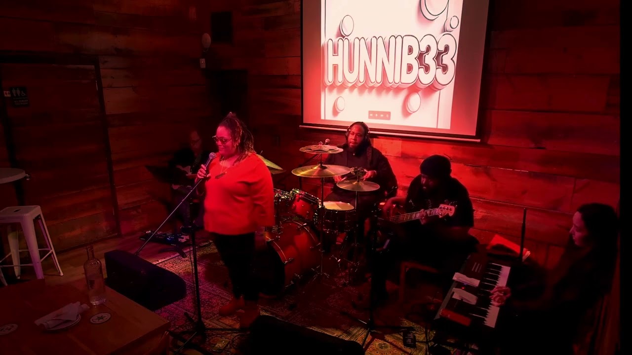 HunniB33 & The Diverse Band Live at Uncommon Ground | R&B, Neo-Soul, Hip-Hop, Afrobeat & Alt-Rock