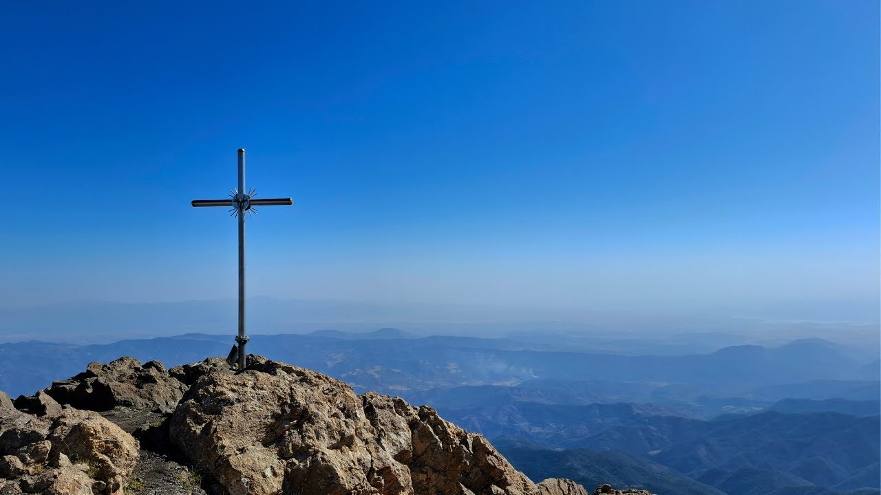 Hike to Mount Khustup / Արշավ դեպի Խուստուփ լեռ